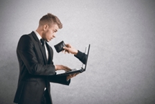 Danskerne er imod film-afgift på internetforbindelser